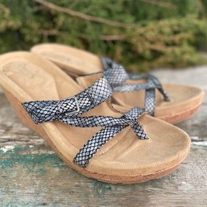 CHEEKS FIT BODY silver metallic sandals 11